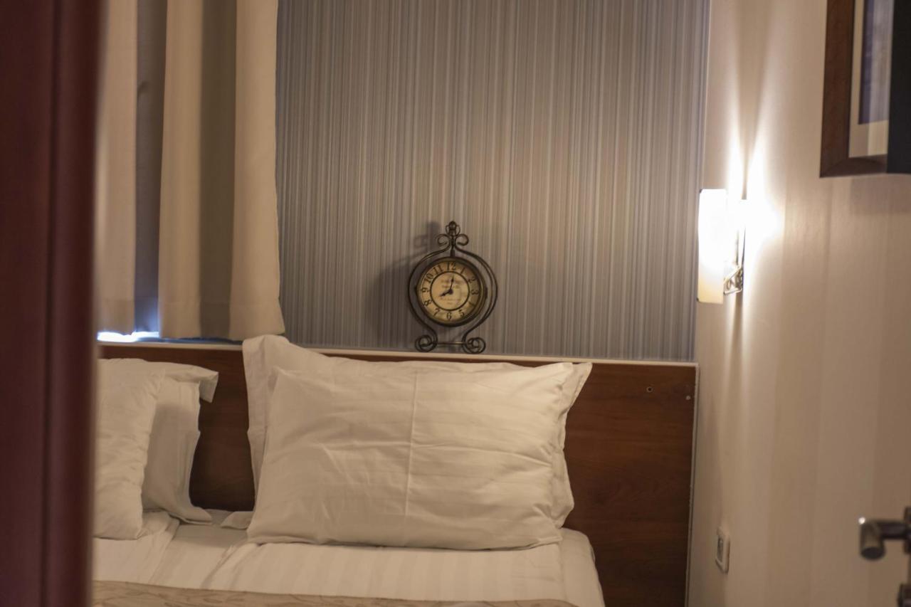 Mali Hotel Porat Budva Buitenkant foto