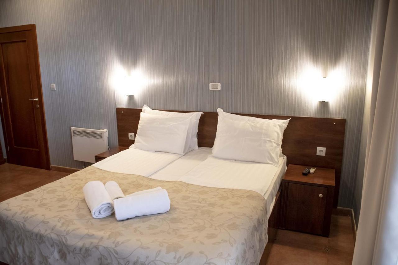 Mali Hotel Porat Budva Buitenkant foto