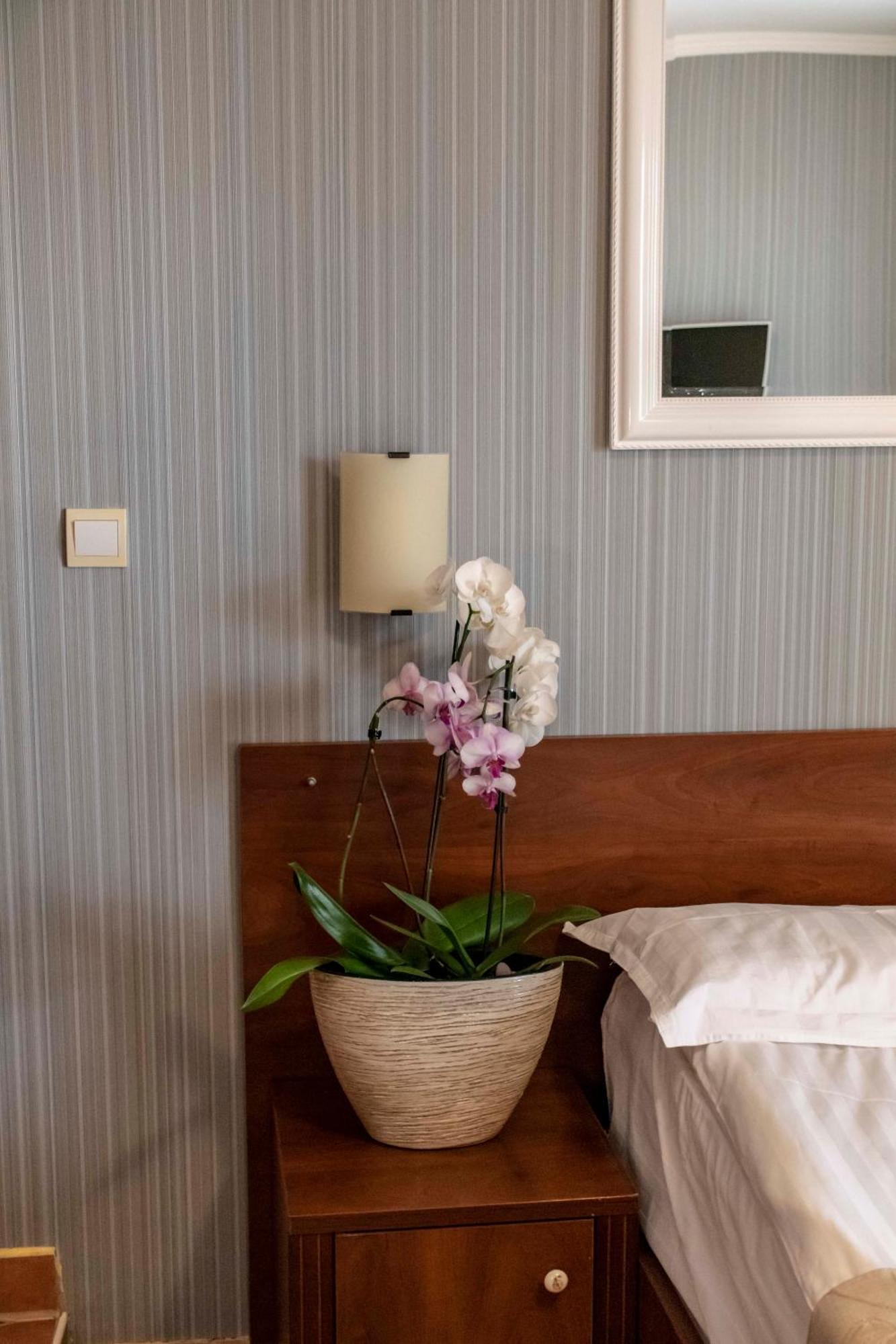 Mali Hotel Porat Budva Buitenkant foto